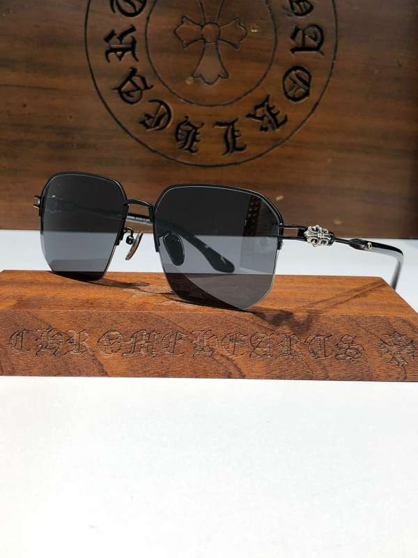 Picture of Chrome Hearts Sunglasses _SKUfw52080523fw